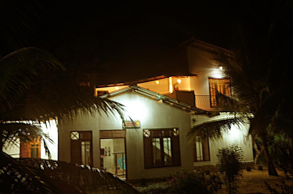 ホテル Coconut Garden House ウダワラウェ エクステリア 写真